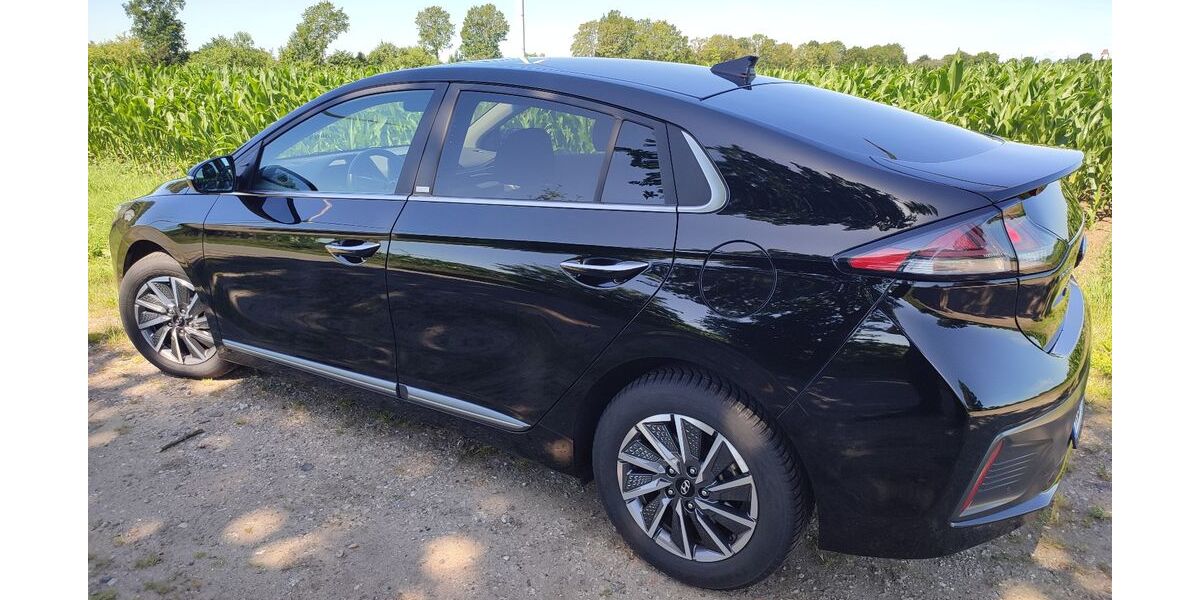 Hyundai IONIQ 26.000 km 18.390 &euro; Schülp 24589