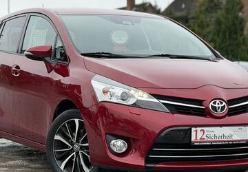 Toyota Verso 114.000 km 11.999 &euro; Kiel OT Suchsdorf 24107