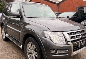Mitsubishi Pajero 179.800 km 21.800 &euro; Kiel 24146