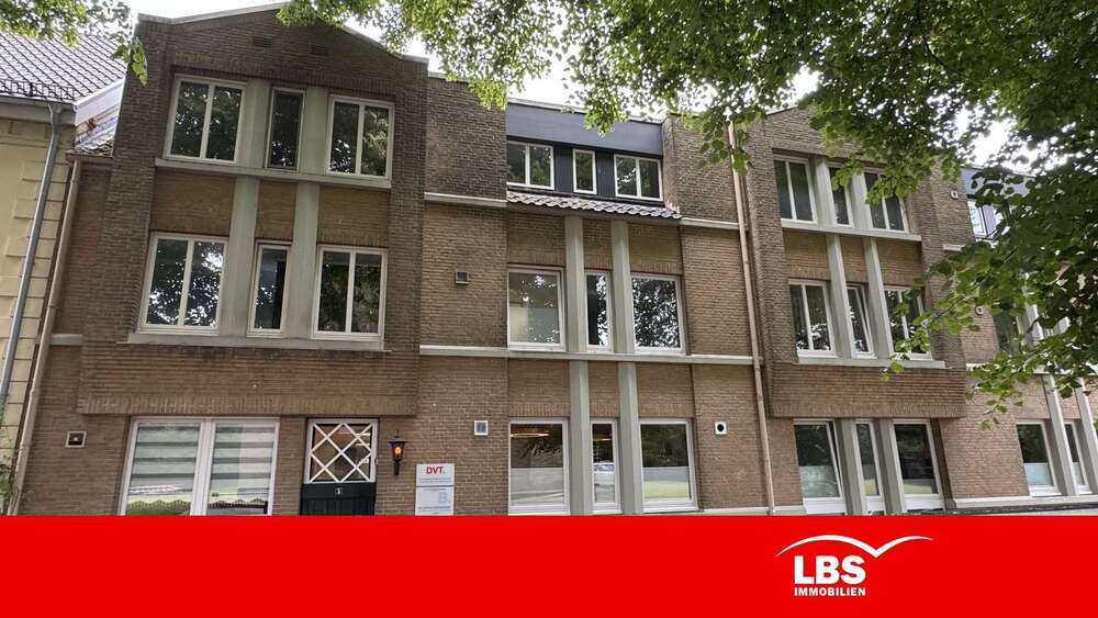 Etagenwohnung Neumünster - 3 Zimmer, 124 m&sup2;, 1.100&euro; | Angebot:27291254