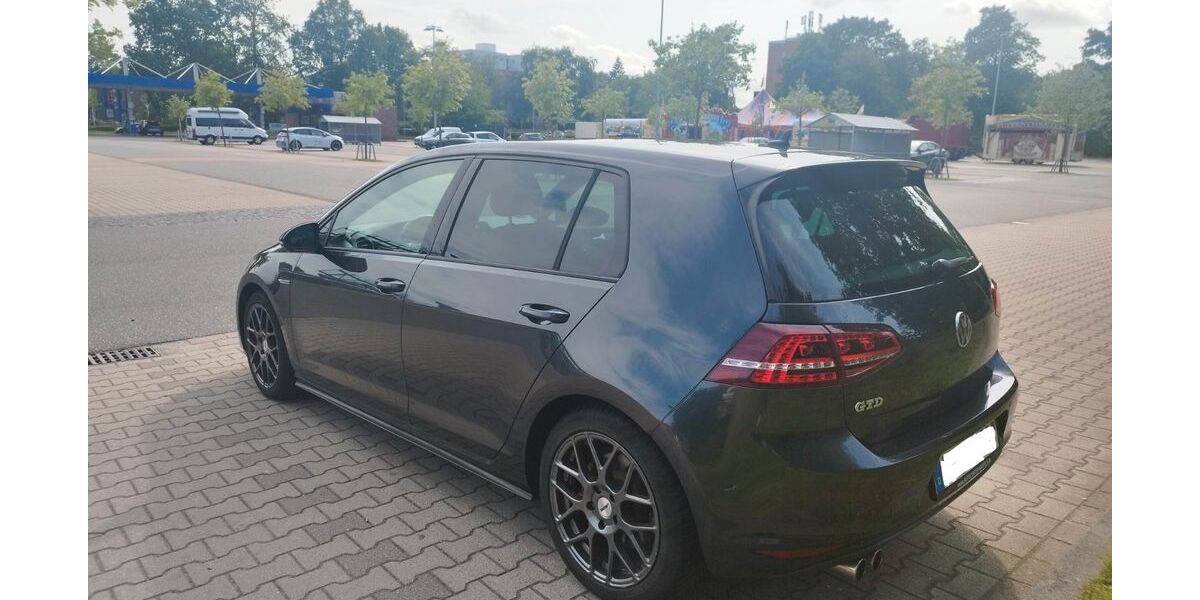 VW Golf 222.500 km 8.500 &euro; Kiel 24105
