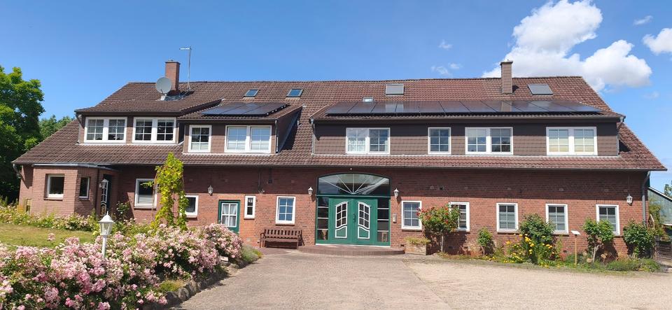 Erdgeschoßwohnung Preetz - 3 Zimmer, 100 m&sup2;, 1.300&euro; | Angebot:27638214