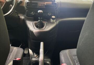 Peugeot Rifter 180.000 km 10.000 &euro; Kiel 24109