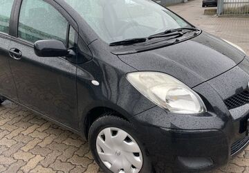 Toyota Yaris 300.000 km 2.450 &euro; Kiel 24113